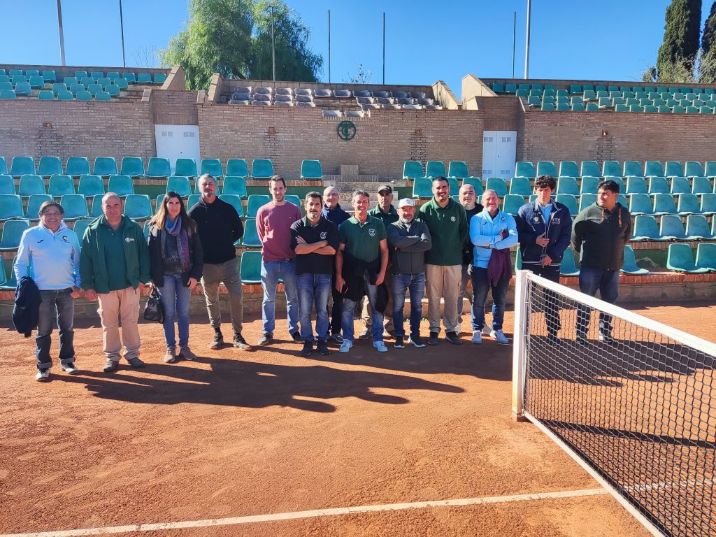 club-español-tenis-mantenimiento-pistas-tierra-batida